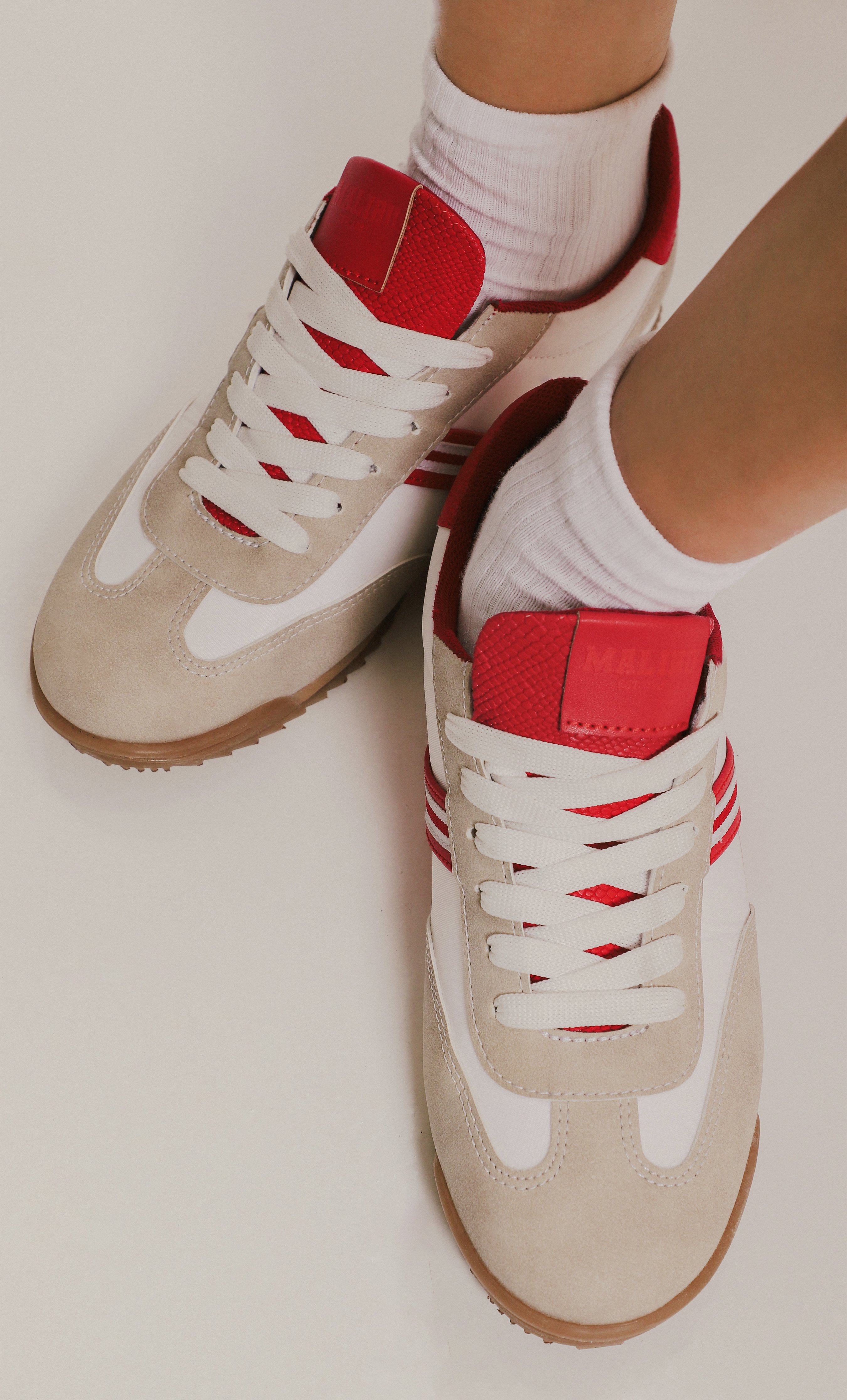 Tenis Retro Contrastes